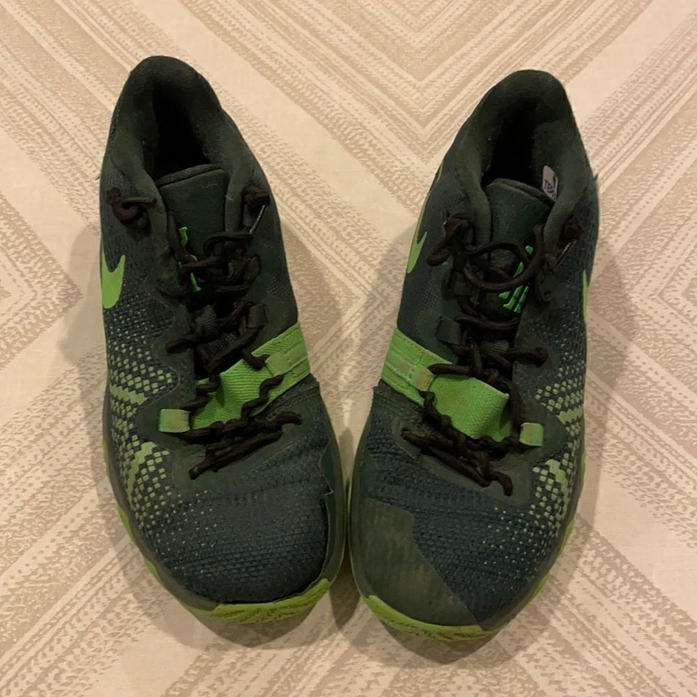 Nike Kyrie Irving Flytrap Green Volt Boys Basketball Shoes